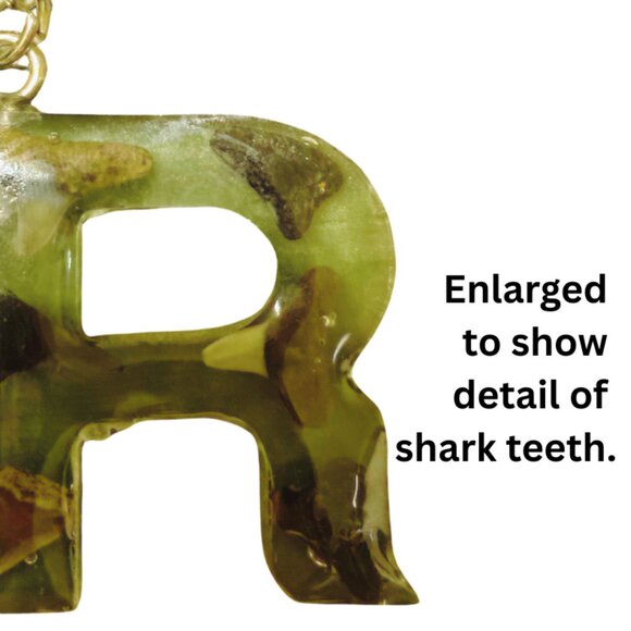 Handmade letter "R" Keychain - Picture 4 of 5